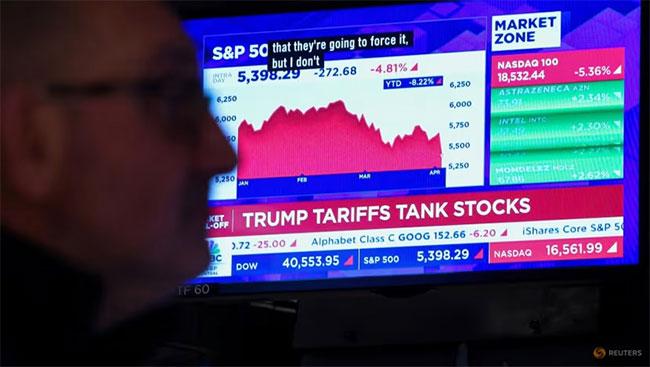 US stocks post biggest drop since 2020, dollar falls as Trump tariffs fuel recession fears