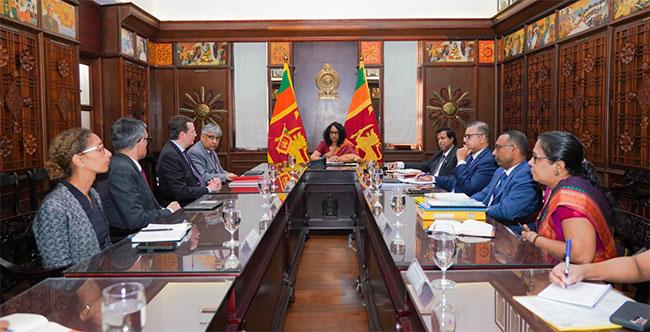 IMF delegation calls on PM, review Sri Lanka’s economic situation 