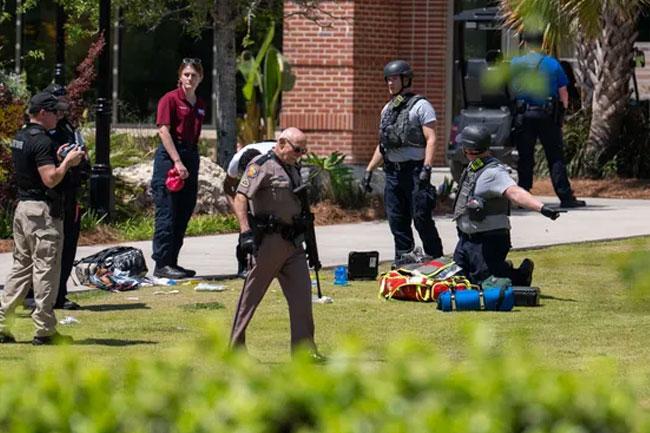 2 killed, 6 injured in Florida Uni. as student opened fire with police officer mum’s gun
