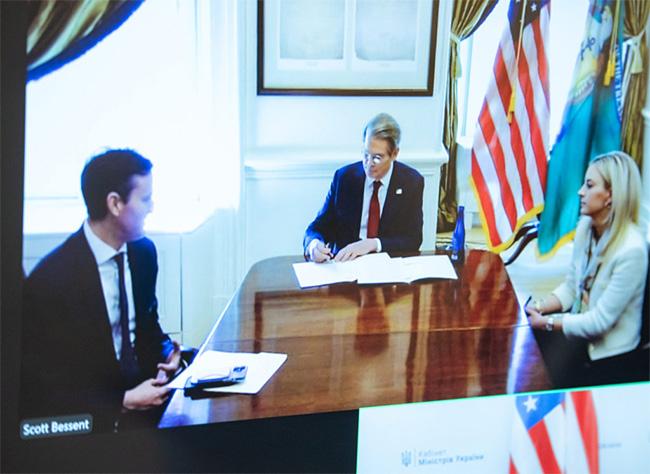 US, Ukraine sign memorandum as first step to minerals deal