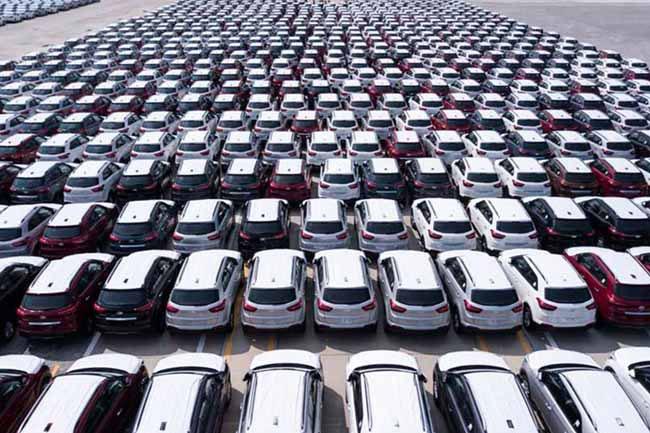 Sri Lanka Customs earns Rs. 165 bln from vehicle imports this year