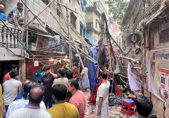 Magnitude 5.7 earthquake jolts Bangladesh, killing three