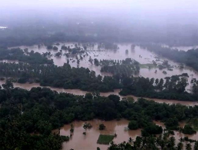 Red Alert: Critical flood situations in low-lying areas of 6 major rivers