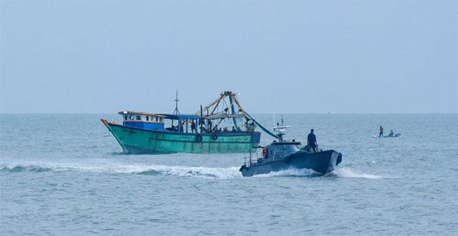 Navy seizes fishing trawler suspected of smuggling narcotics in southern seas