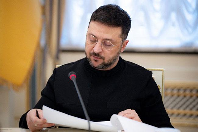 Zelensky reveals US-Ukraine plan to end Russian war, key questions remain