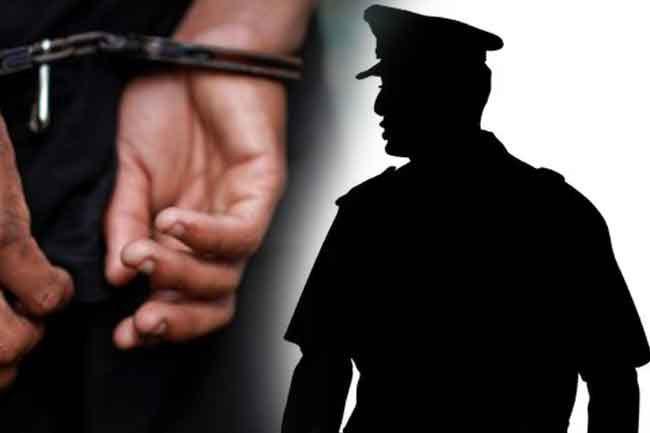 Gampaha Crimes OIC arrested for soliciting bribe 