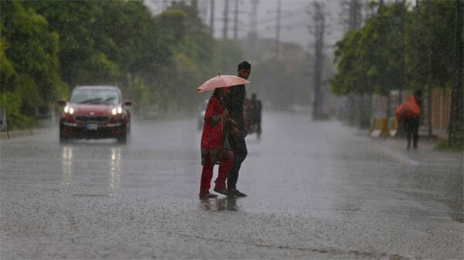 Low-level atmospheric disturbance east of Sri Lanka to bring heavy showers - Met Dept.