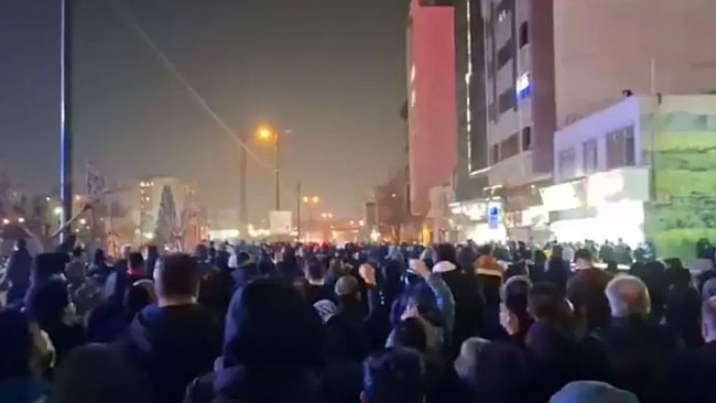 Internet and phones cut in Iran as protesters heed exiled prince’s call for mass demonstration