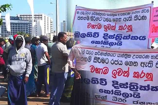 Fishermen continue ‘Satyagraha’ for third day over seine fishing ban