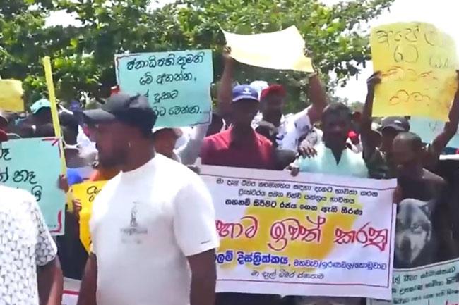 Fishermen continue ‘Satyagraha’ for sixth day over seine fishing ban