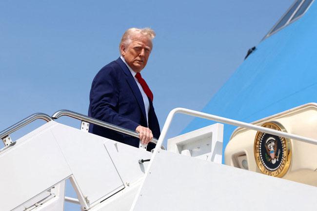 Trump threatens to ‘obliterate’ Iran power plants unless Hormuz opens