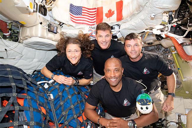 Artemis II astronauts hurtle home from moon toward splashdown