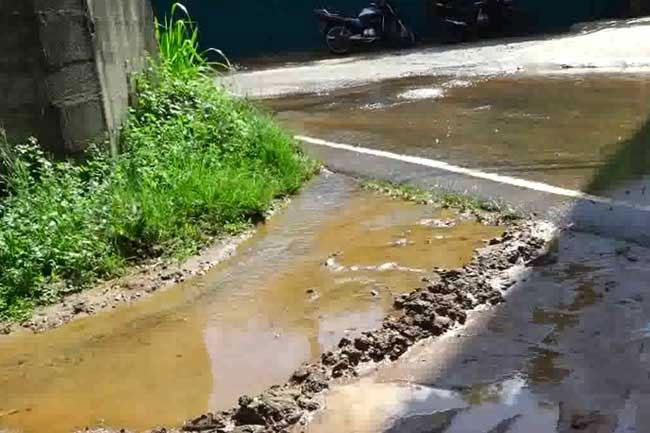 Week-long water wastage reported in Meegoda after burst pipeline