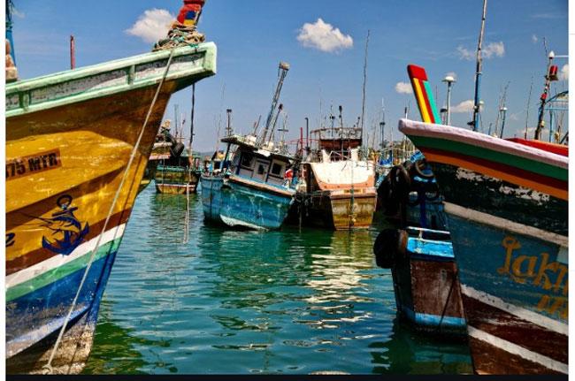 Navy seizes 10 multi-day fishing trawlers linked to drug trafficking in first quarter 