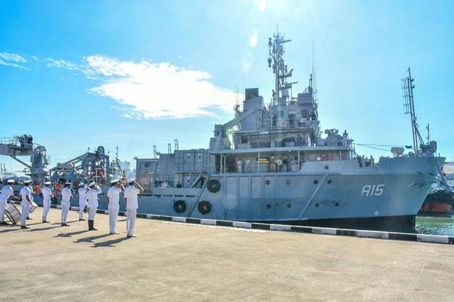 Indian Navy Ship ‘Nireekshak’ arrives in Sri Lanka for training and operational visit 