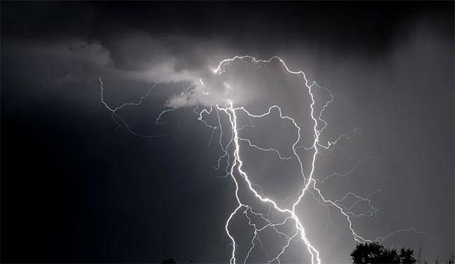 Advisory issued for severe lightning for several areas