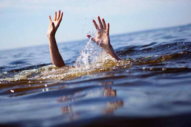 52-year-old man bound for overseas travel drowns in Deduru Oya 