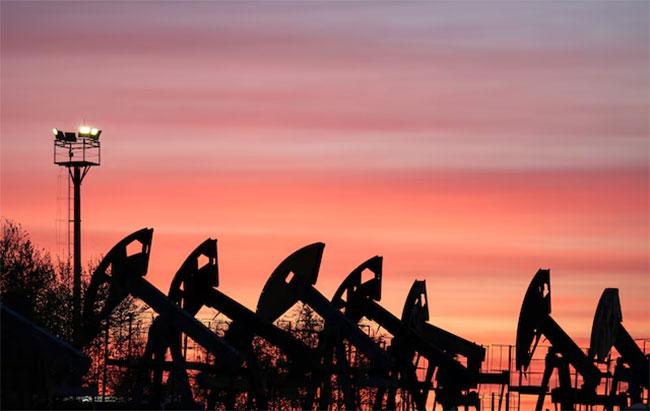 Oil jumps as US and Iran disagree on peace proposal