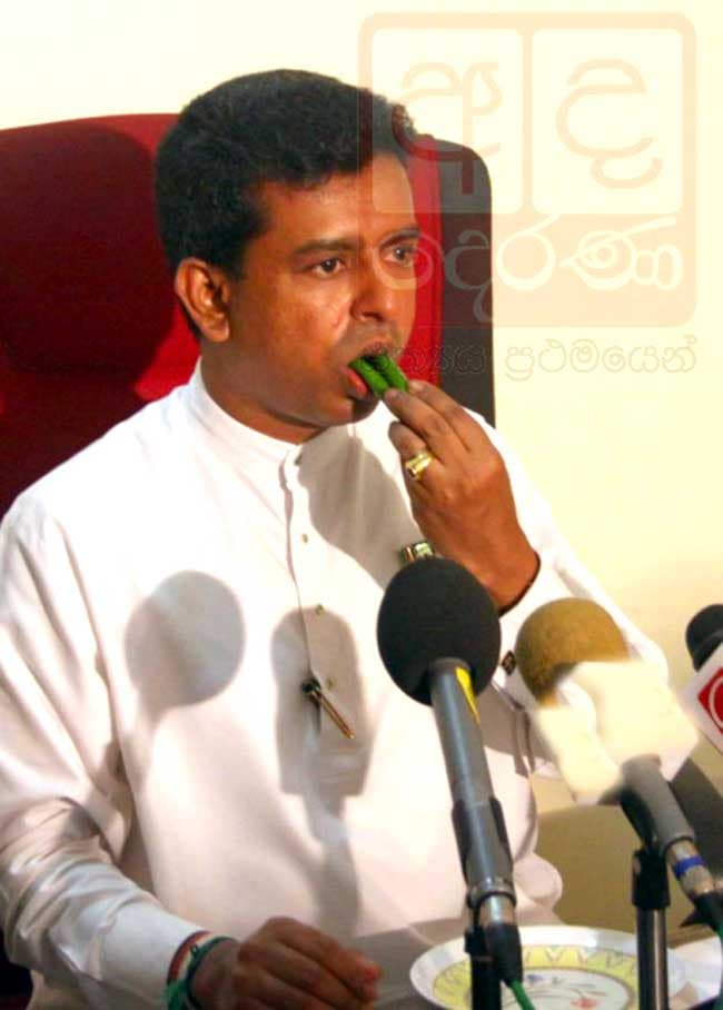 VIDEO: Buddhika Pathirana takes up ‘green chili  challenge’ 