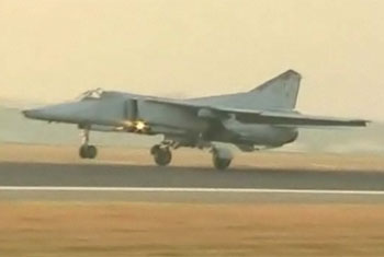 VIDEO: MiG-27 crashes, pilot safe