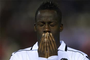 Liverpool sign Aly Cissokho on loan