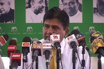 VIDEO: Ministry secretaries doing more politics than politicians