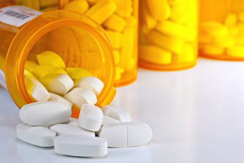 Woman caught smuggling painkillers worth Rs.350,000