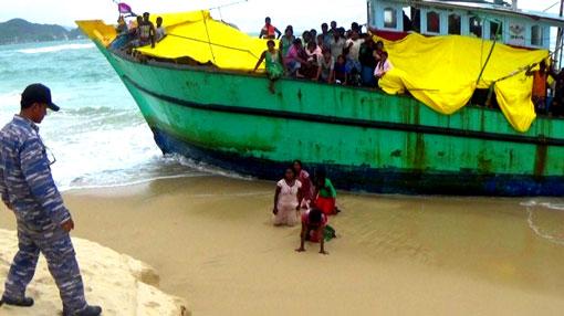 Indonesia vows not to tow stranded SL out to sea