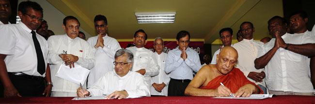 Ranil wants all to live as kings and no ‘royal family’ 