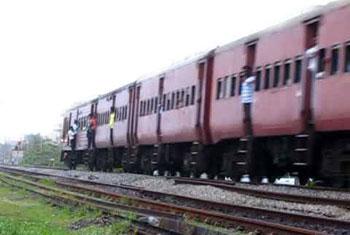 Railway trade unions threaten to strike again