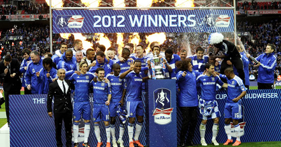 Chelsea down Liverpool to lift FA Cup
