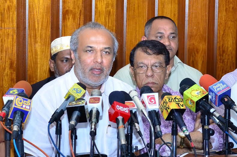 Hakeem extends invitations to UNP and TNA 