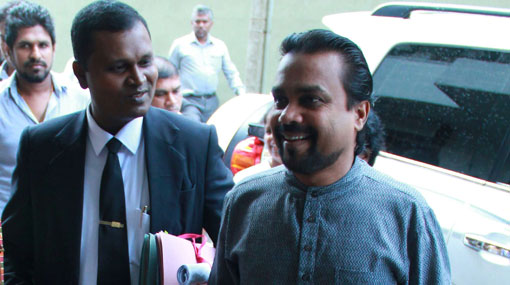 Wimal arrives at FCID for questioning
