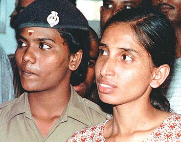 Rajiv killer Nalini shifted from Vellore prison to Puzhal jail