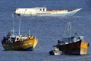 UPDATE: Three more boats arrive at Christmas Island, one believed to be from SL
