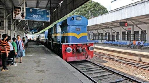 Trains delayed as Yal Devi collides with container truck