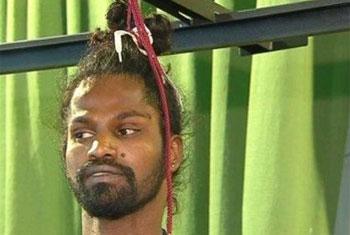 VIDEO: Lankan sets hair raising record