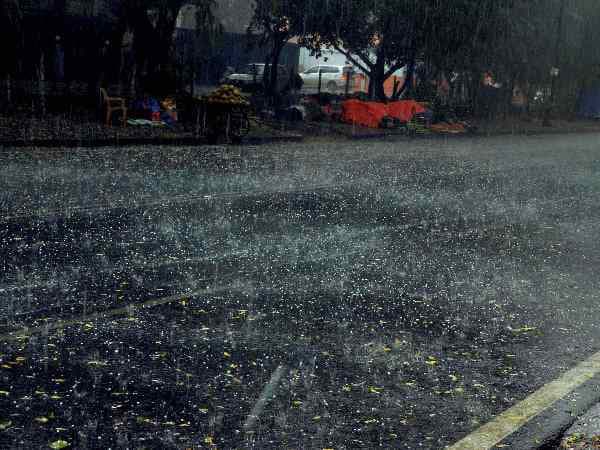 Special advisory for heavy rain, strong wind and severe lightning