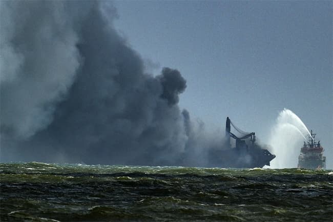 Smoke continues to rage despite dousing fire aboard ‘X-Press Pearl’