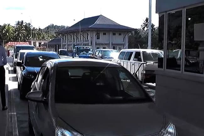 Heavy traffic at Mirigama exit of Central Expressway