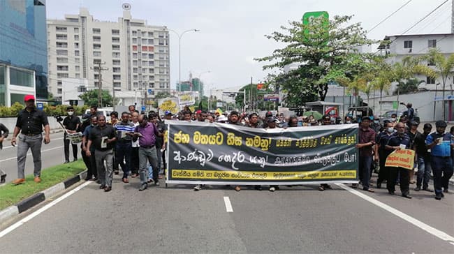 Heavy traffic at Rajagiriya due to protest march