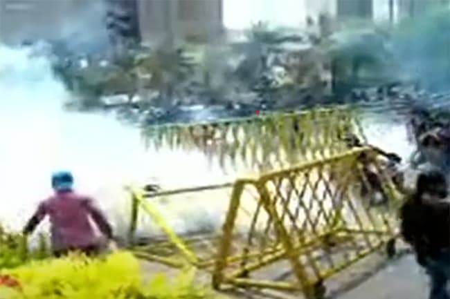 Seven injured and hospitalized during mass protests in Colombo