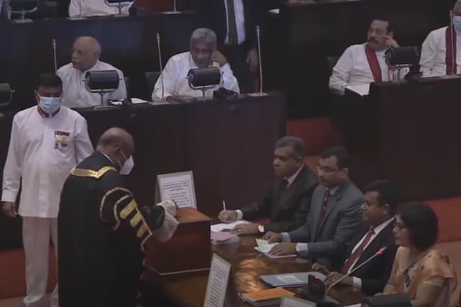 Presidential vote gets underway in parliament 