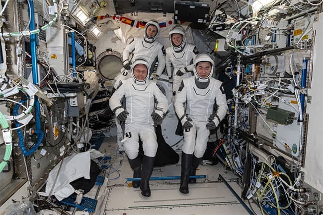 Ailing astronaut returns to Earth early in NASA’s first medical evacuation