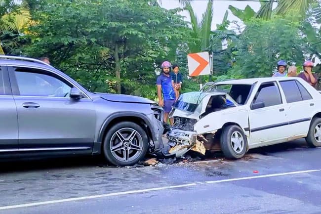 Five injured in road accident in Anuradhapura 