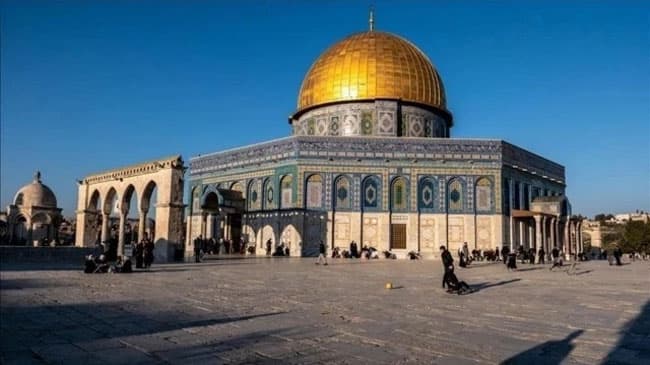 Holy sites in Jerusalem reopens