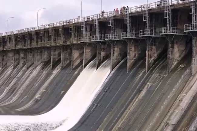 Multiple reservoirs across Sri Lanka spill amid ongoing heavy rainfall 