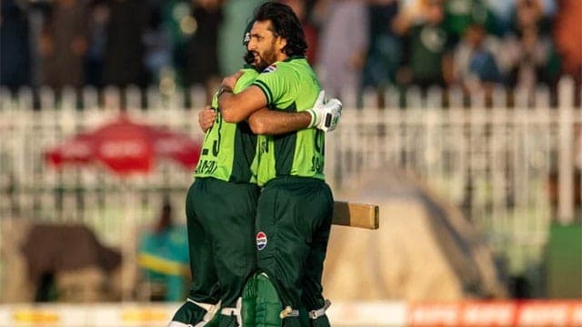 Pakistan scores 305 against Sri Lanka in ODI tri-series opener