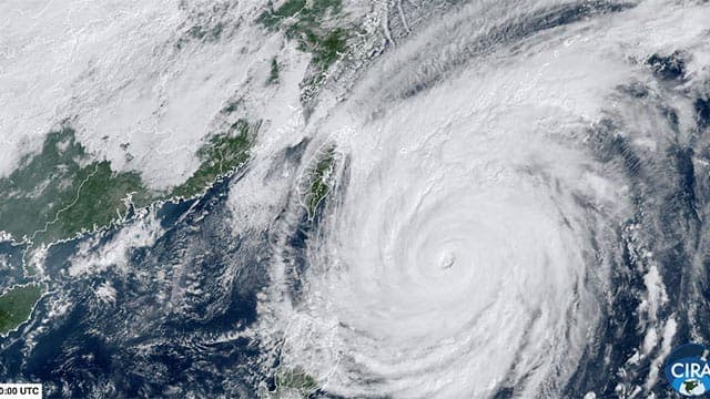 Taiwan shuts down ahead of Typhoon Champi, hundreds of flights cancelled