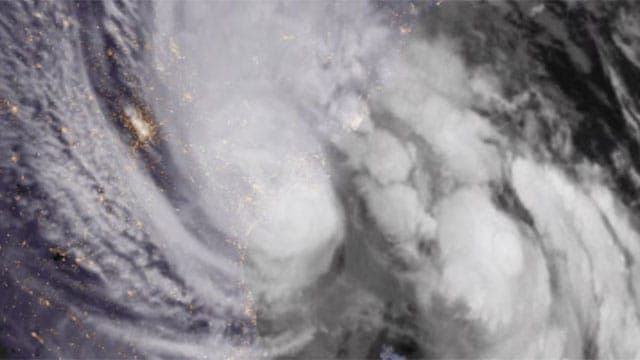 India evacuates over 180,000 as Cyclone Arnab hits coast